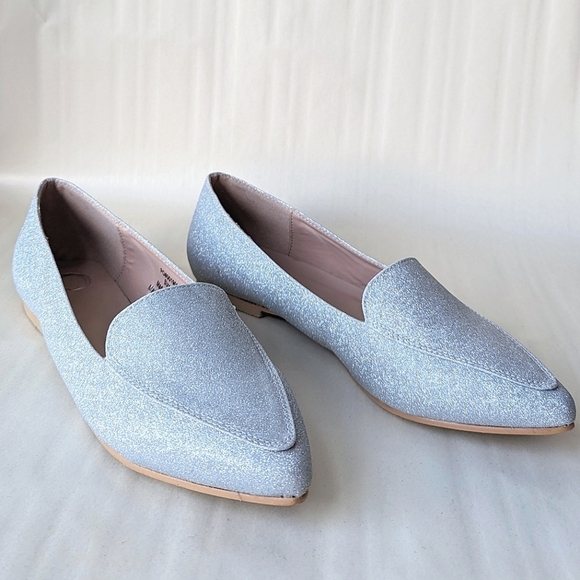 Pointed Toe Shimmer Loafer Flats, Seamed  Upper, Silver -sz 8 - Picture 1 of 11